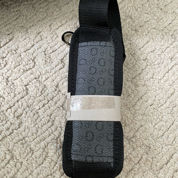 Guess carryon/tote - Picture 4 of 11